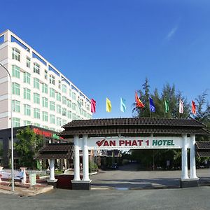 Van Phat Riverside Hotel